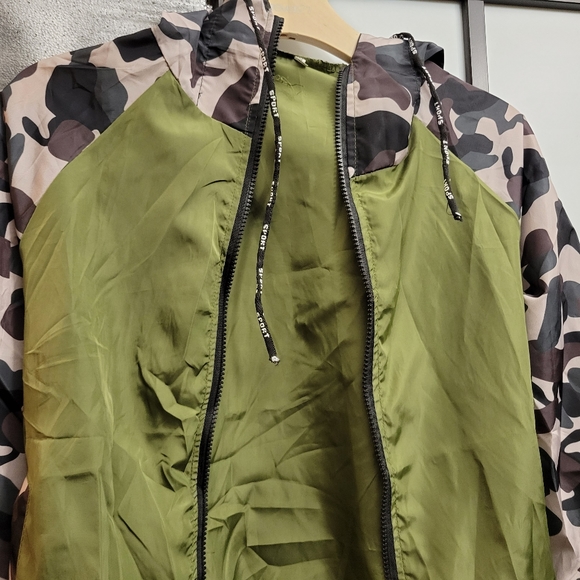 Contrast Camo Panel Drawstring Hooded Jacket - Picture 3 of 13